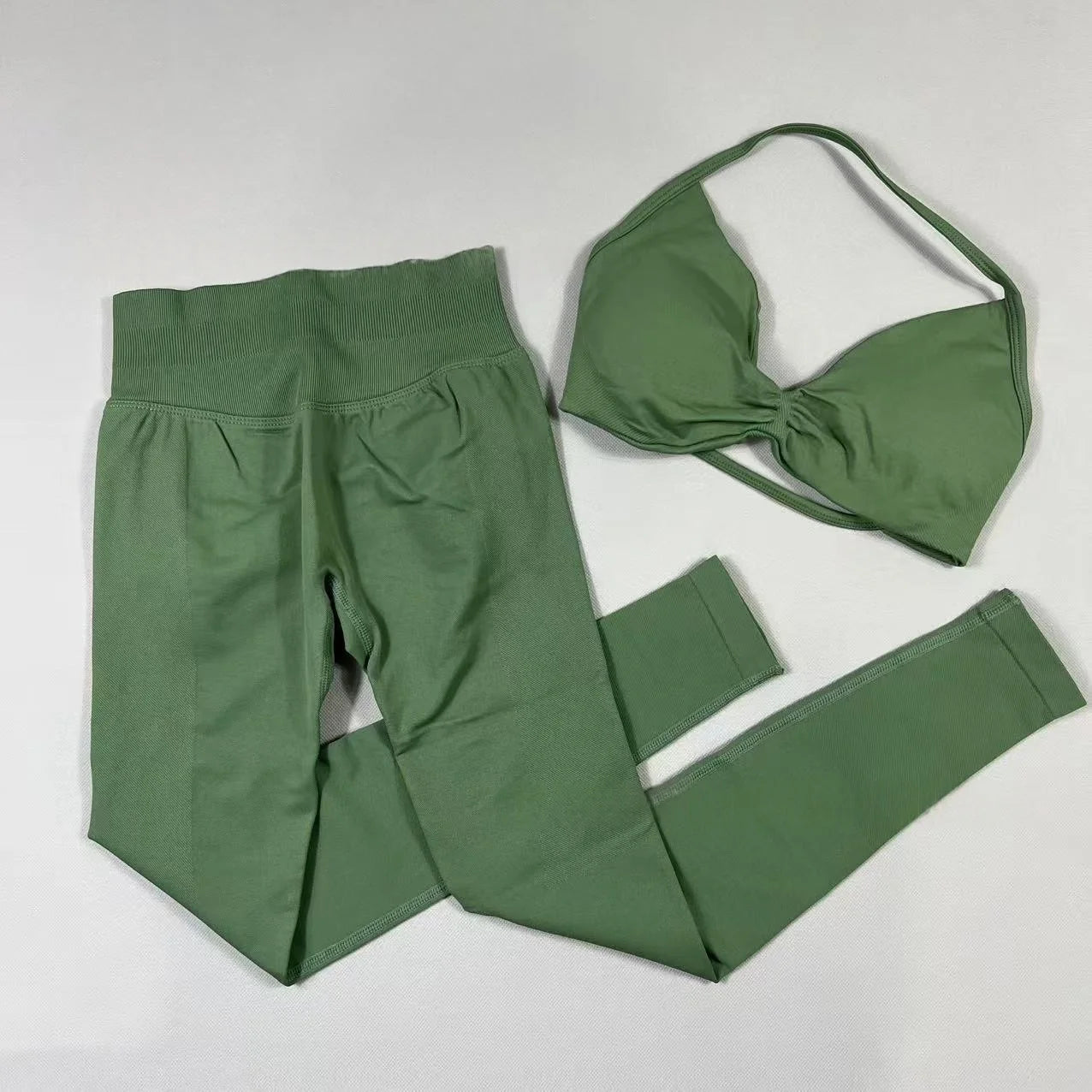 2-Piece Set Women's Seamless Clean (No Logo) Yoga Set, Halter Neck Sports Bra & High-Waisted Lifting Leggings for Gym Workouts