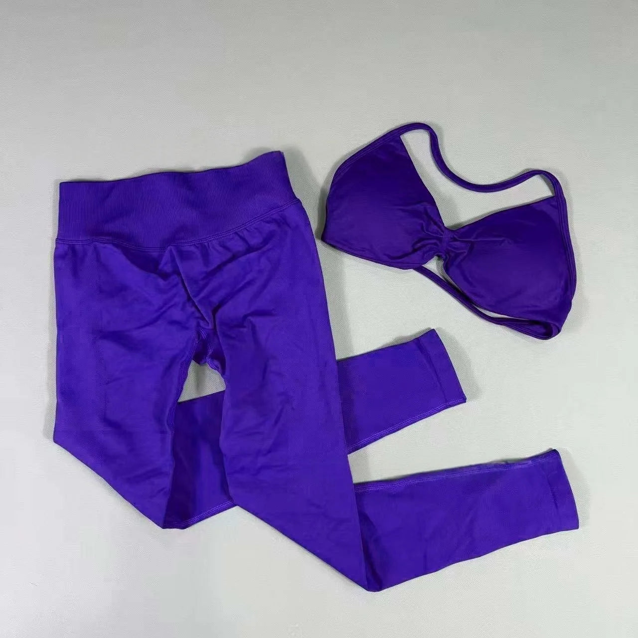 2-Piece Set Women's Seamless Clean (No Logo) Yoga Set, Halter Neck Sports Bra & High-Waisted Lifting Leggings for Gym Workouts