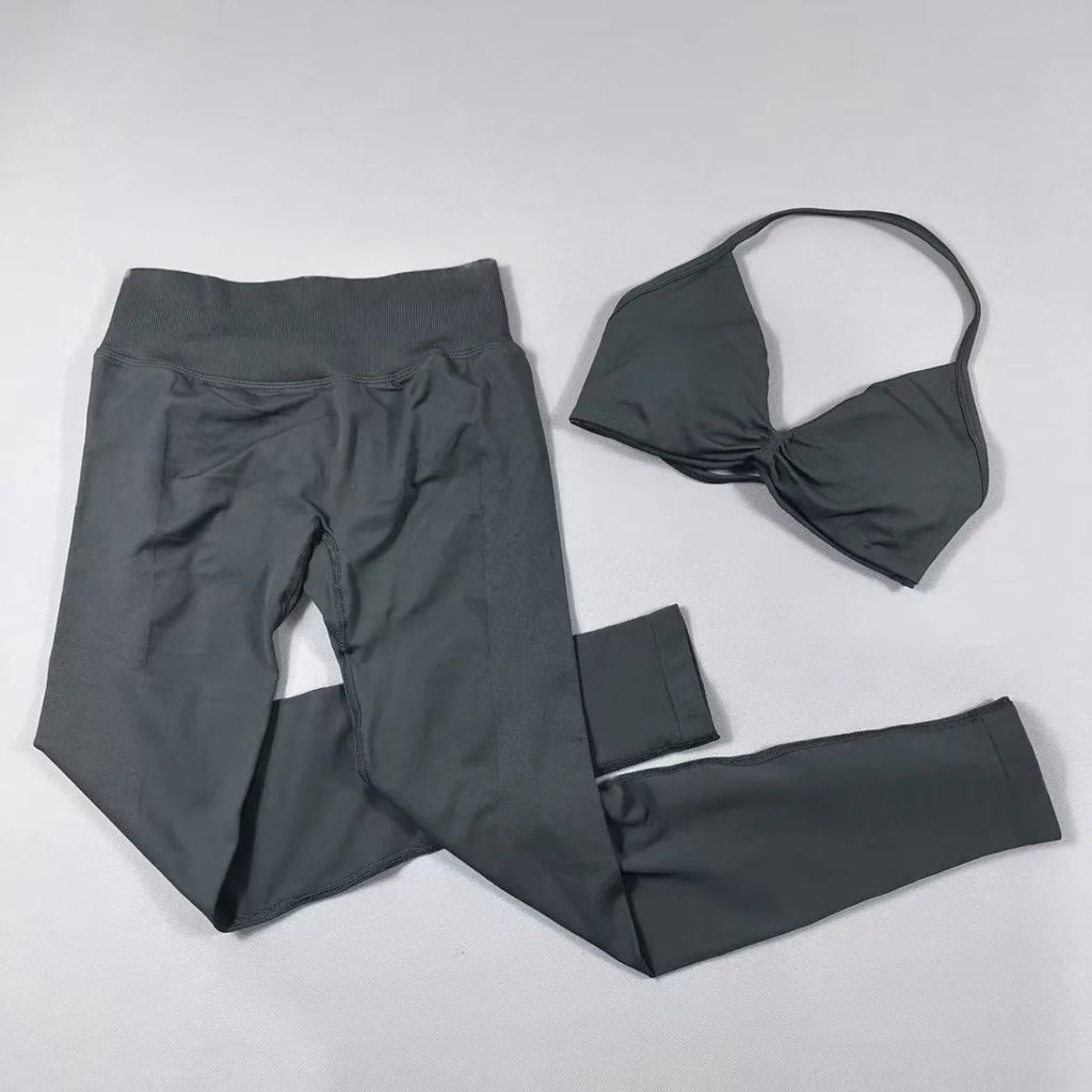 2-Piece Set Women's Seamless Clean (No Logo) Yoga Set, Halter Neck Sports Bra & High-Waisted Lifting Leggings for Gym Workouts