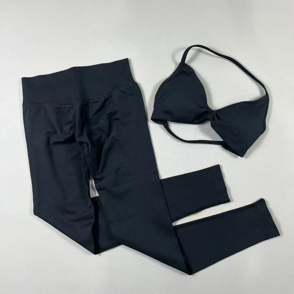 2-Piece Set Women's Seamless Clean (No Logo) Yoga Set, Halter Neck Sports Bra & High-Waisted Lifting Leggings for Gym Workouts