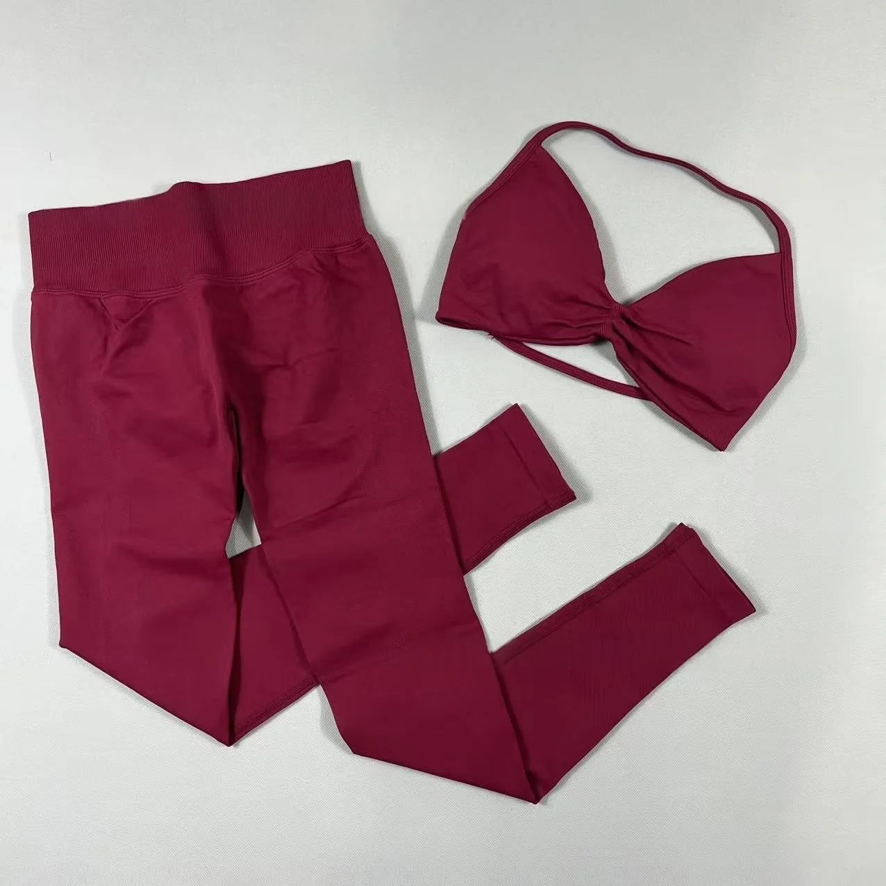 2-Piece Set Women's Seamless Clean (No Logo) Yoga Set, Halter Neck Sports Bra & High-Waisted Lifting Leggings for Gym Workouts