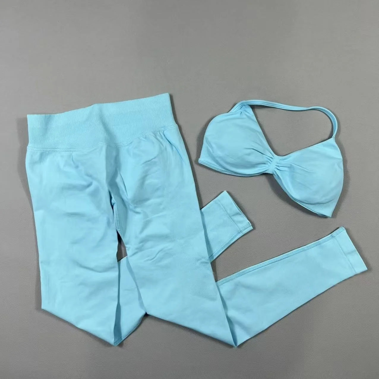 2-Piece Set Women's Seamless Clean (No Logo) Yoga Set, Halter Neck Sports Bra & High-Waisted Lifting Leggings for Gym Workouts