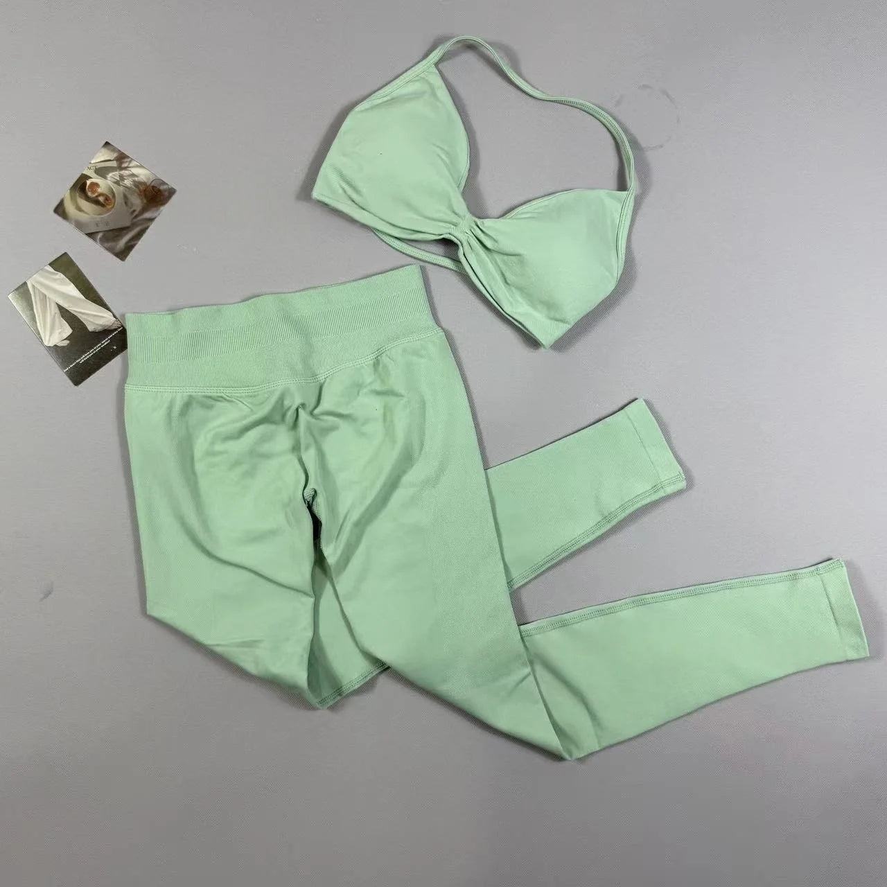 2-Piece Set Women's Seamless Clean (No Logo) Yoga Set, Halter Neck Sports Bra & High-Waisted Lifting Leggings for Gym Workouts